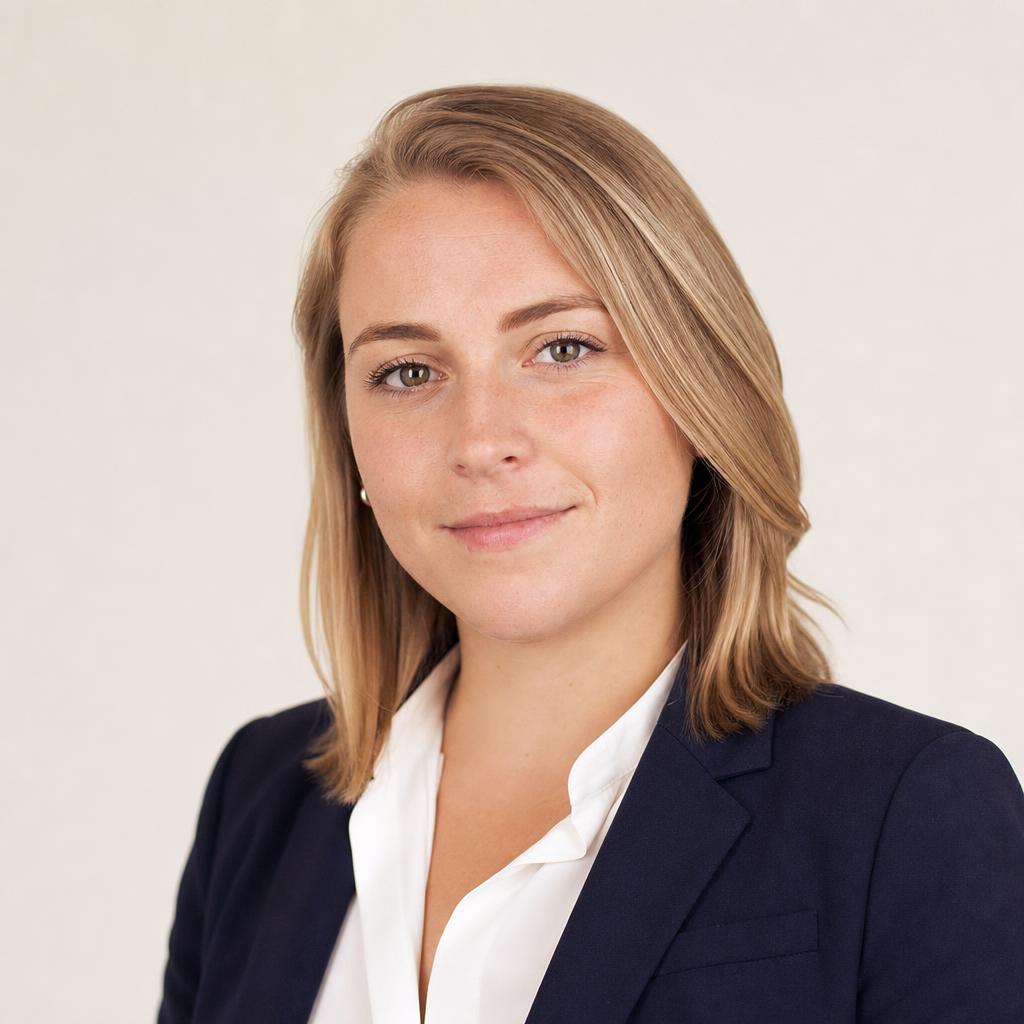 Portrait of Hannah Weiss